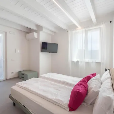 Corte Broiare * آفي