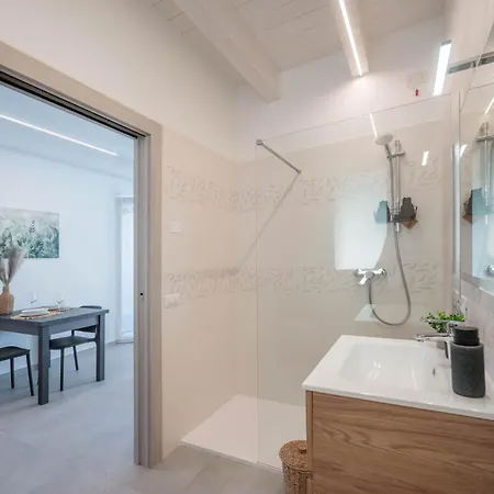 Corte Broiare شقة آفي